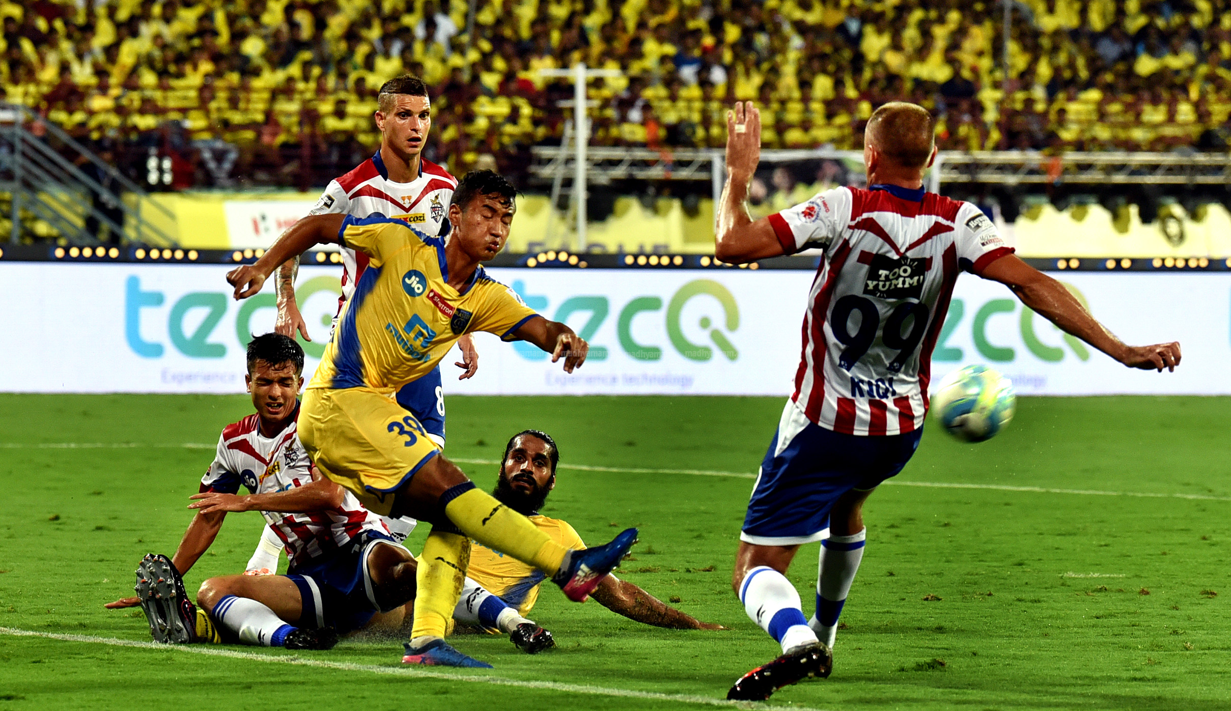 ക​പ്പ​ടി​ക്ക​ണ​മെ​ങ്കി​ൽ  ബ്ലാ​സ്​​റ്റേ​ഴ്​​സ്​ ഏ​റെ മെ​ച്ച​പ്പെ​ട​ണം